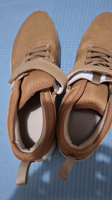 Botas como novas , pouco uso( entrego Lisboa)