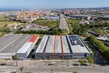 Pavilhão Industrial ( B ) / Armazem, Em Espinho Na Zona Industrial