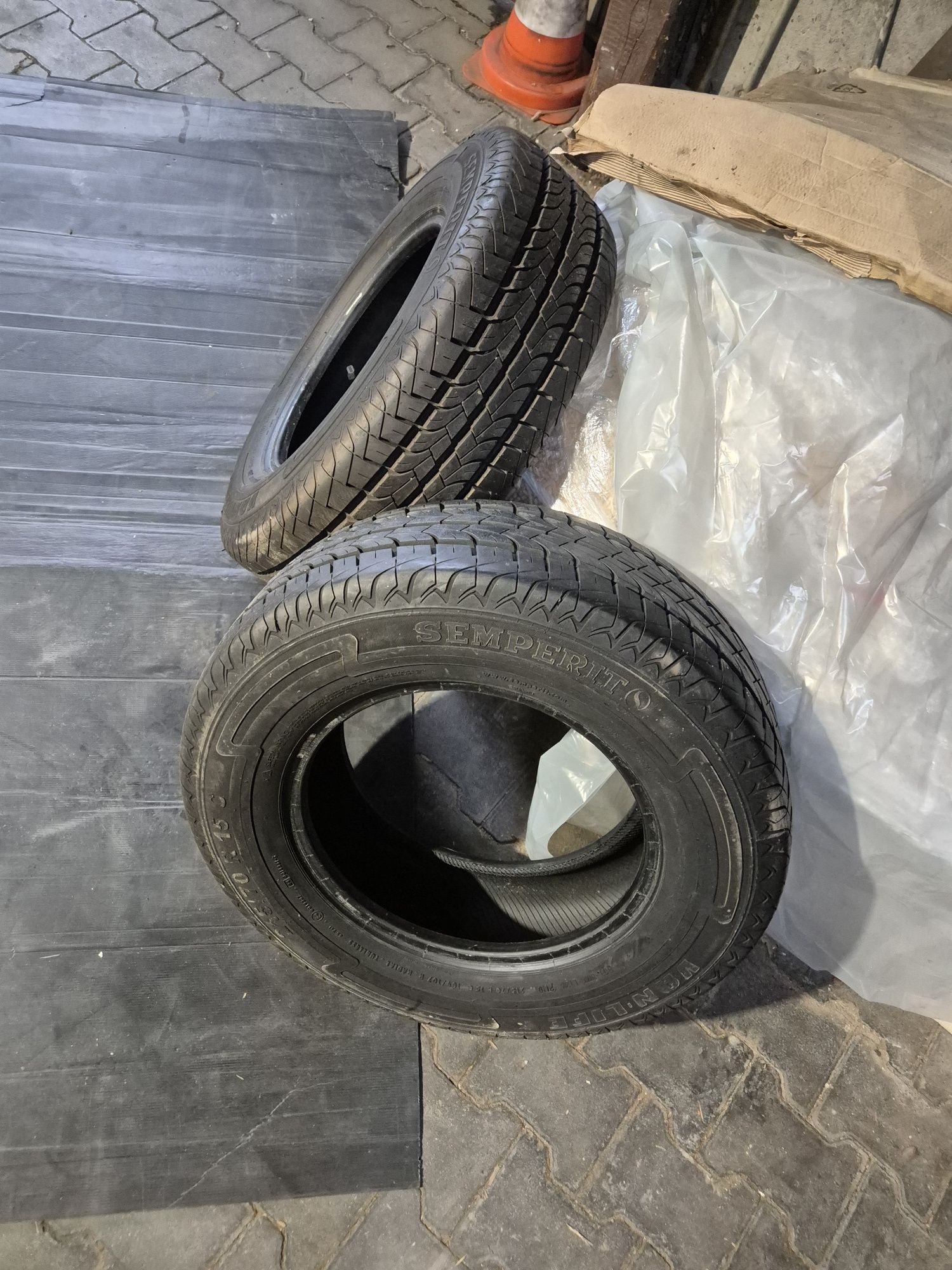 Opony wzmacniane 215/70 R 15C
