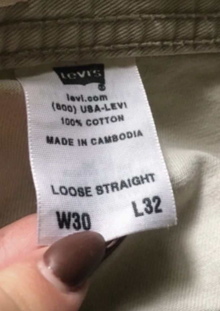 Spodnie bojówki Levi’s z prostymi i szerokimi nogawkami