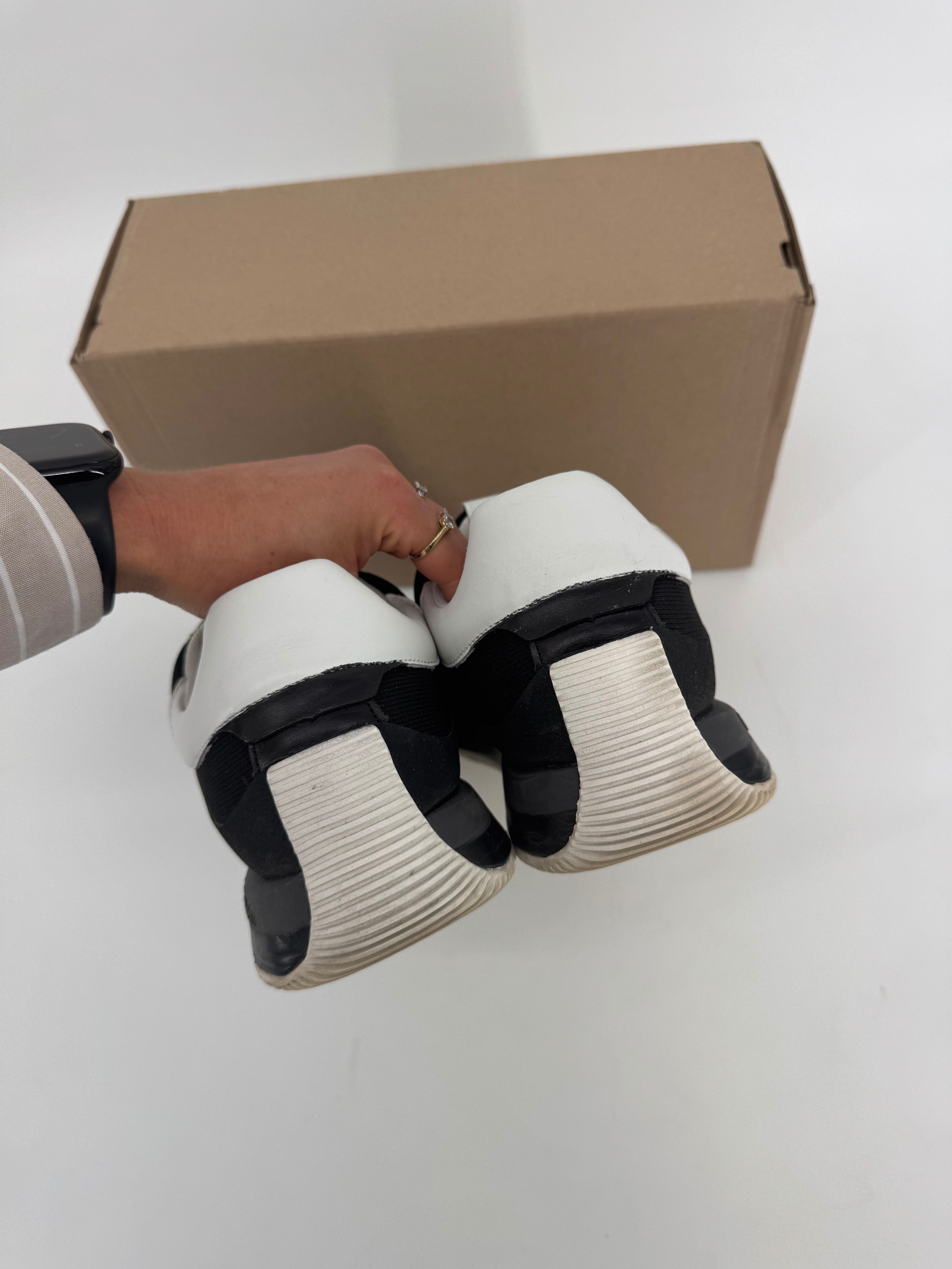Calvin Klein sneakersy męskie czarne sportowe buty 44 skórzane