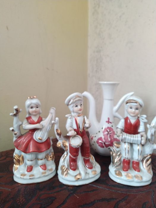 Bonecos de  porcelana