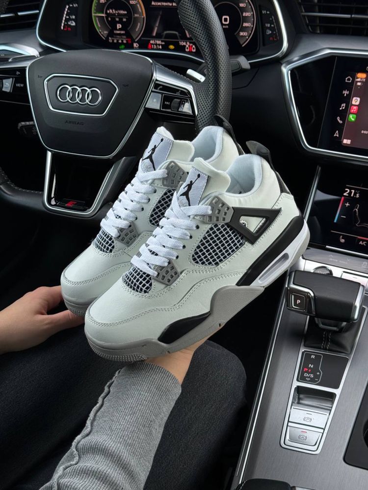 Женские кроссовки найк аир джордан Air Jordan 4 Retro White Black Gray