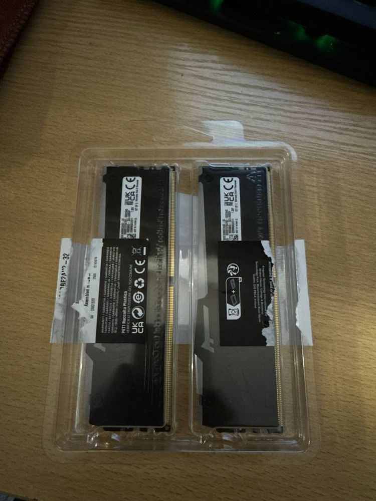 Оперативна памʼять DDR5 Kingston HyperX Fury Beast RGB 32GB