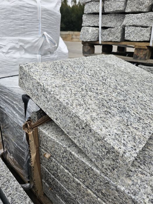 Palisada granitowa cięta płomieniowana 10/10/50