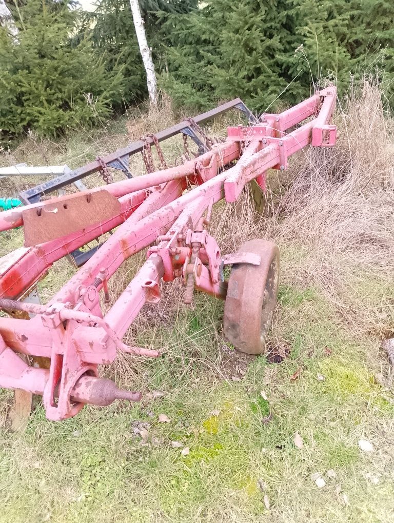 Pług unia 4 skibowy