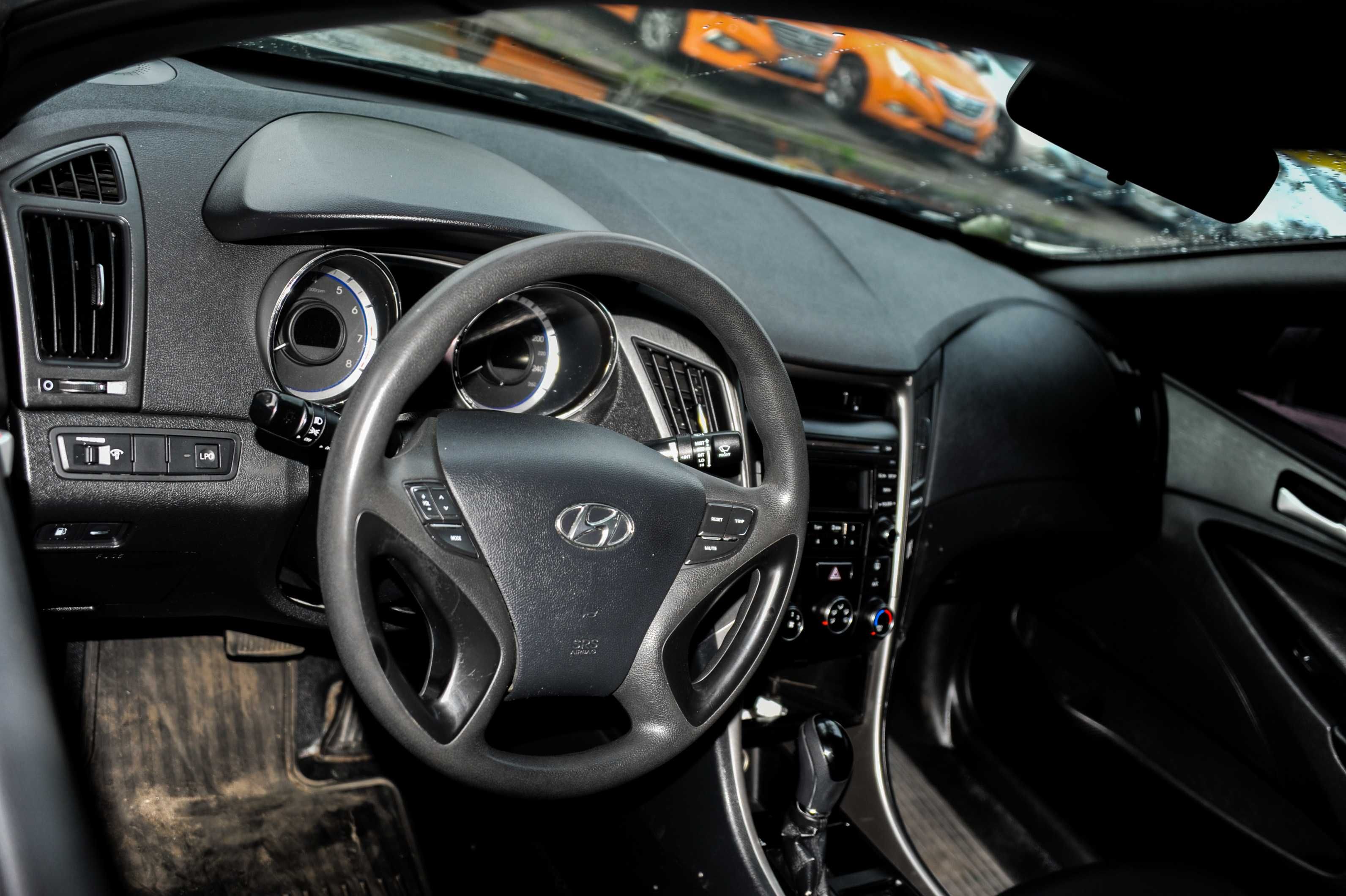 Аренда авто под выкуп Hyundai Sonata YF/LF Хюндай Соната 14год.