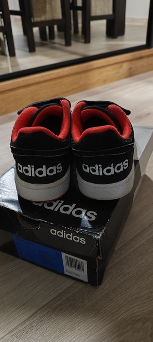 Buty sportowe Adidas Hoops rozmiar 34 stan dobry