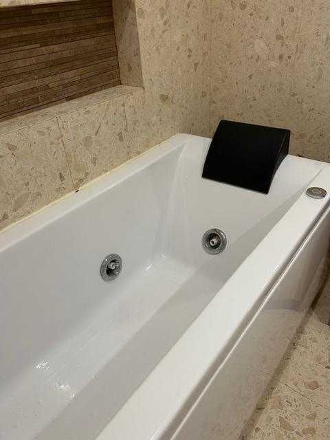 Banheira de Hidromassagem Vivian Tech – Como Nova!