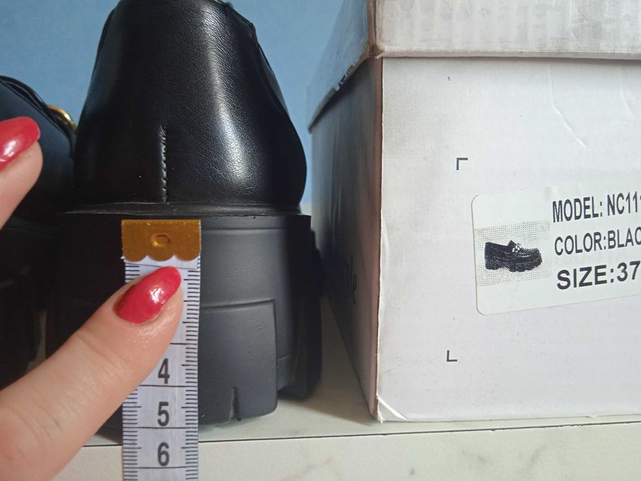 Лоферы женские р.37 новые