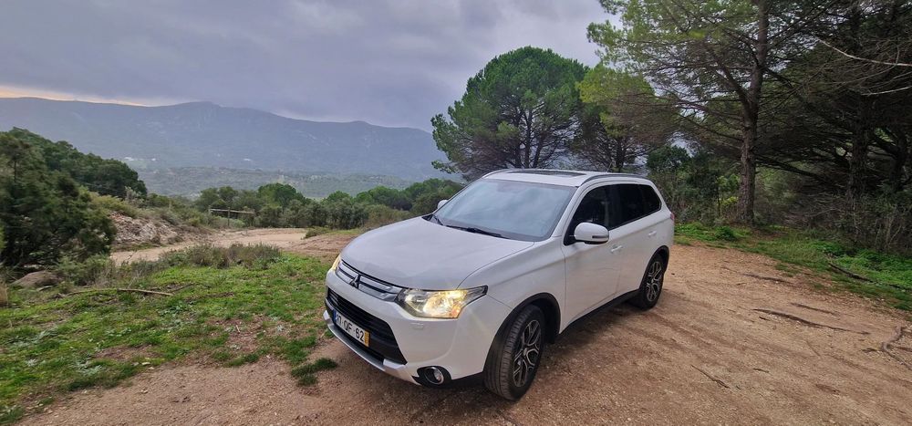 Mitsubishi Outlander 2.2 DI-D Instyle Navi AT 4WD