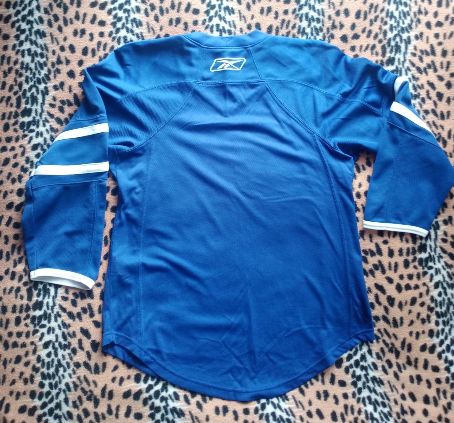 Nowa koszulka ,bluzka, t-shirt sportowy Reebok z długim rękawem