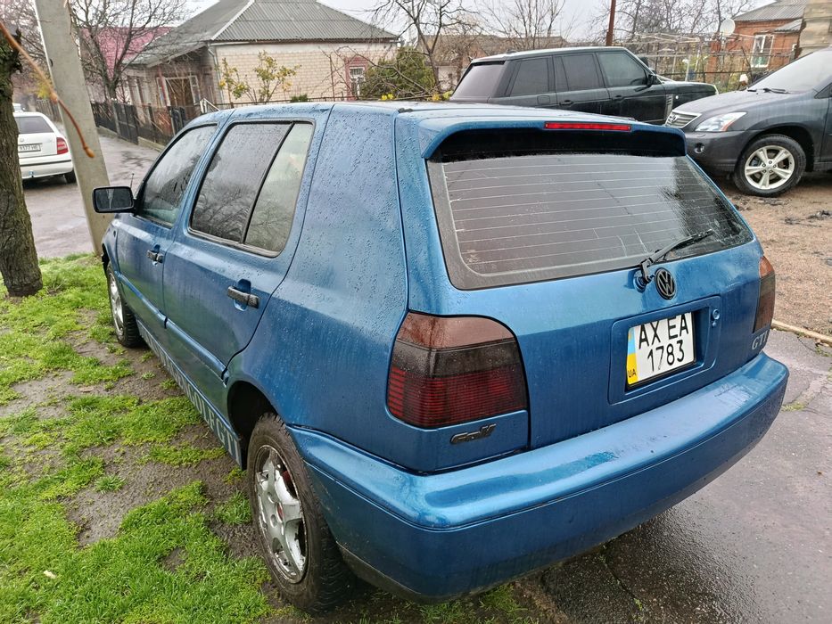 Продам Фольксваген гольф 1.8