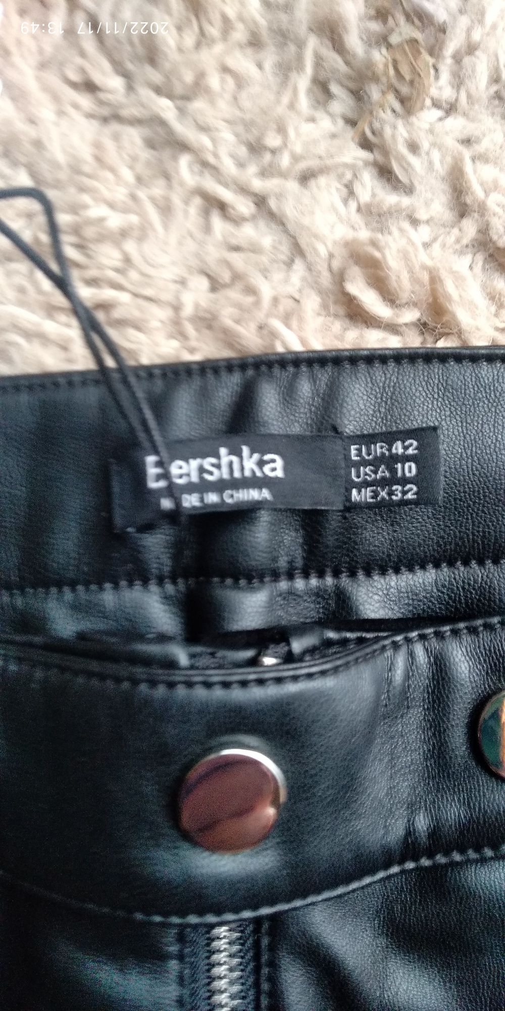 Брюки лосины экокожа Bershka 46 размер