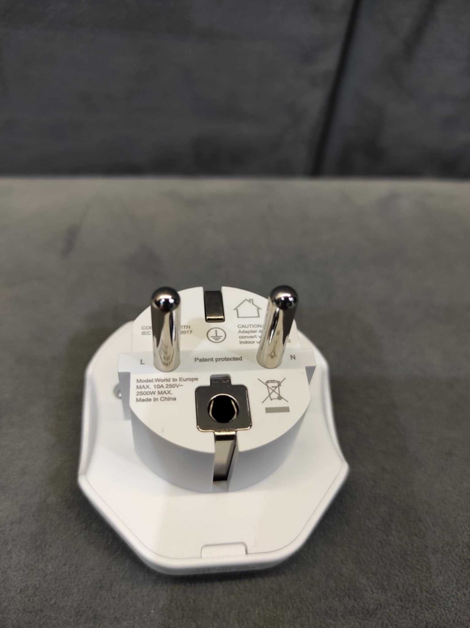 Uniwersalny adapter do gniazdka VINTAR 2 PC Wtyczka podróżna