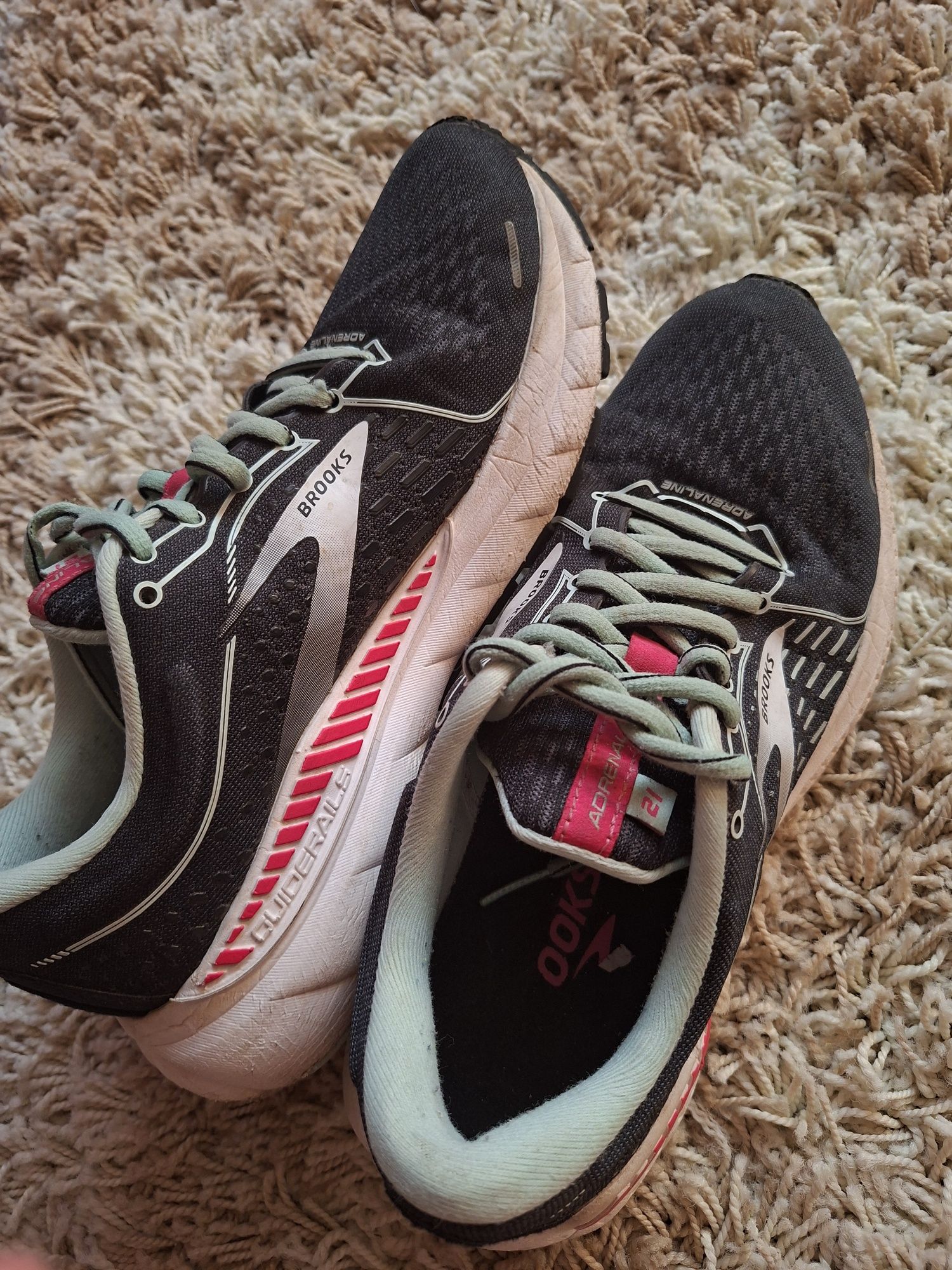 Кросівки Brooks 24.5-25 см
