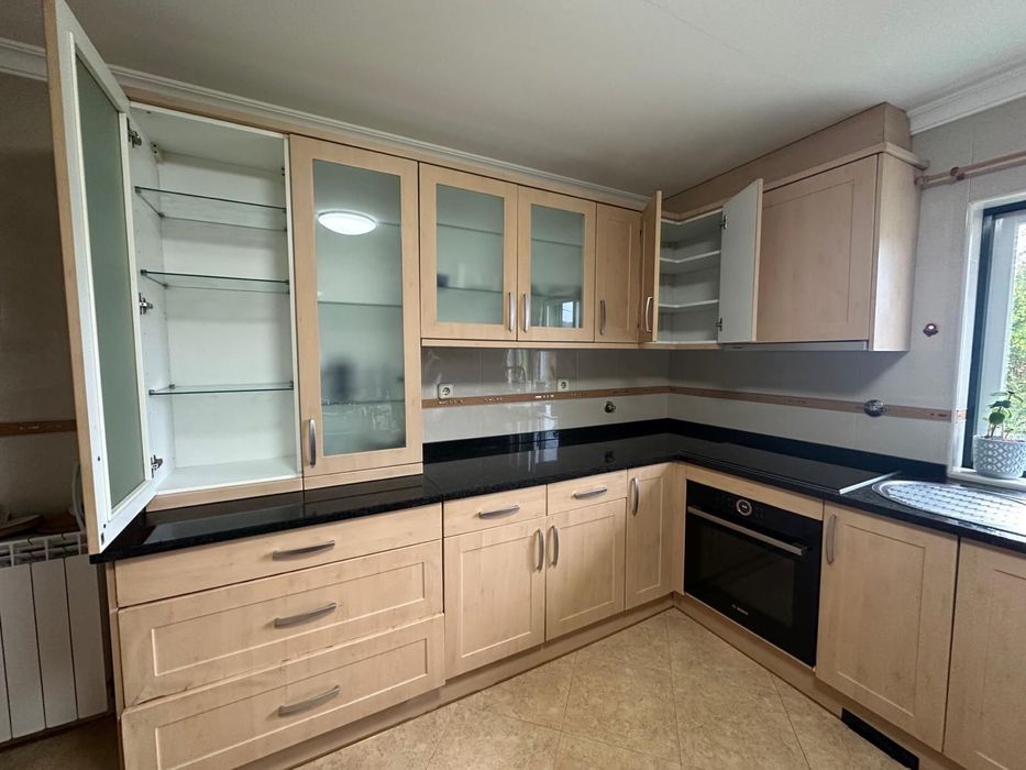 Cozinha com pedra e pia incluida