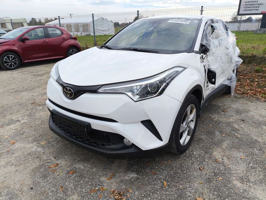 Toyota C-HR Lekko Uszkodzony Super Stan