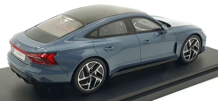 Audi e-tron GT ano 2021 escala 1:18