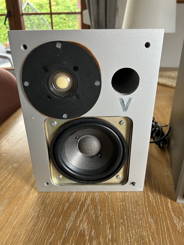Kolumny rft B3010 basreflex