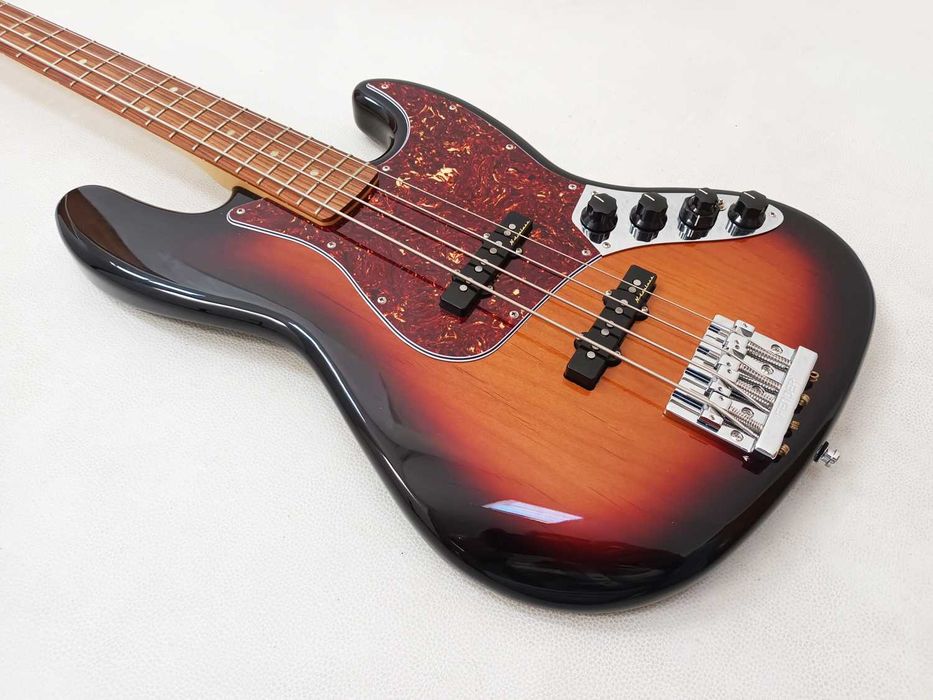 Fender Player Plus Jazz Bass - Novo