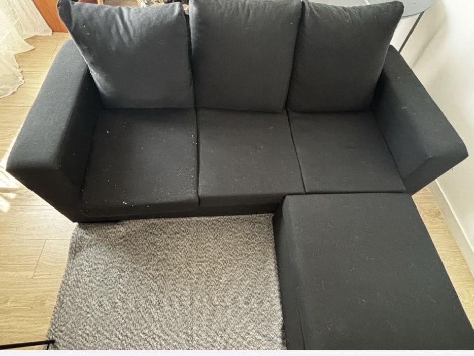 Sofa de 3 lugares com  puff