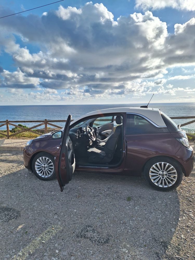 Opel Adam 2018 com 50.000 kms