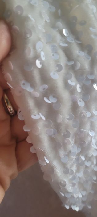 Sukienka kremowa cekinowa