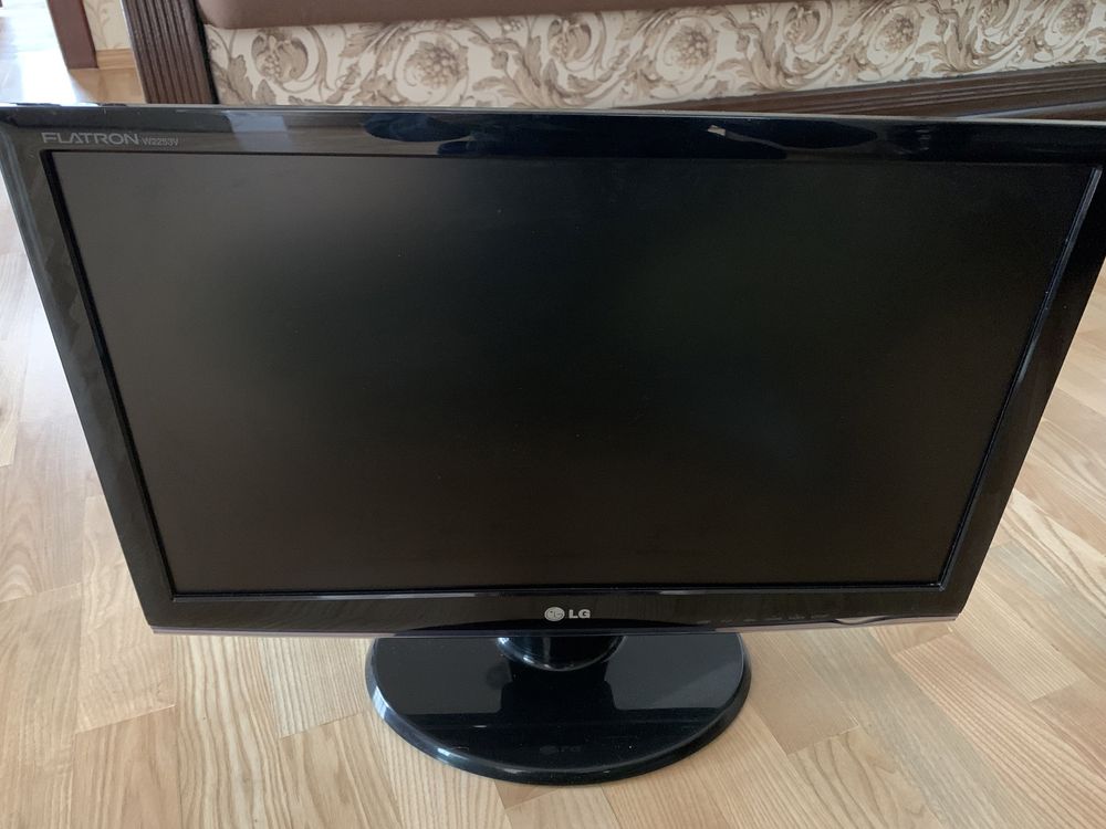 Монітор 22'' LG Flatron W2253V