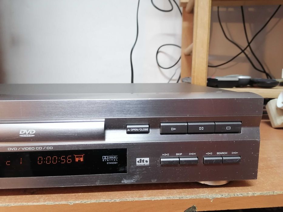 Odtwarzacz CD/DVD Yamaha DVD-S795