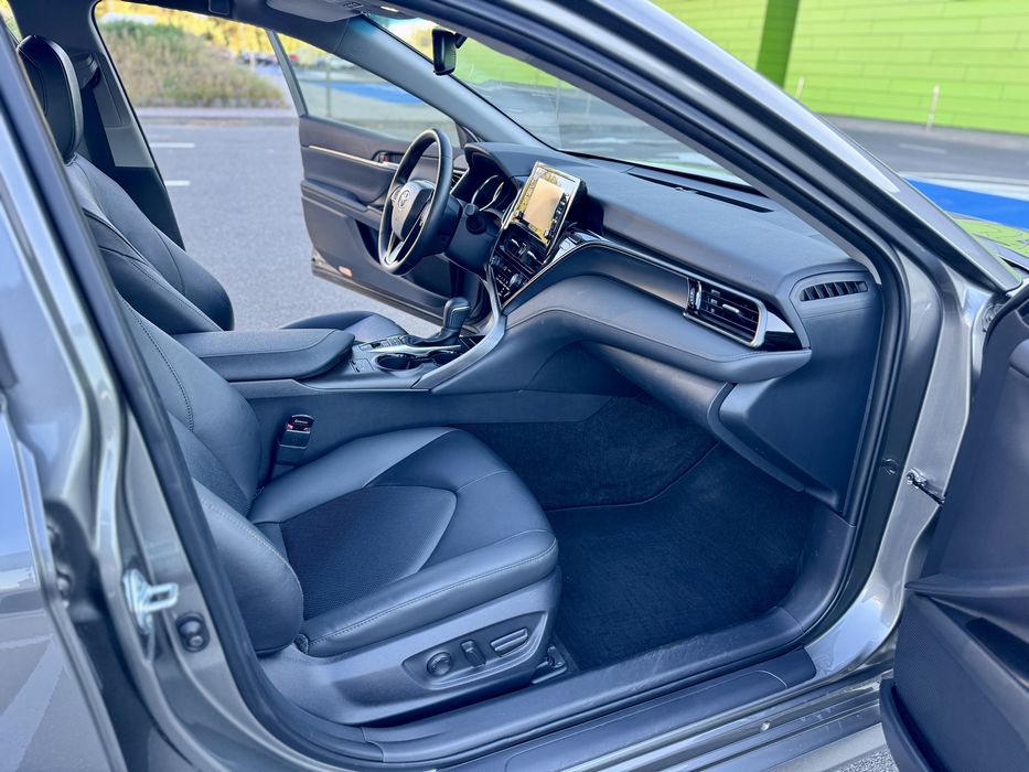 Toyota Camry Elegance+ Hybrid