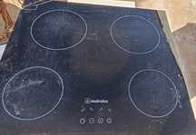 Placa Meireles com canto partido mas a funcionar