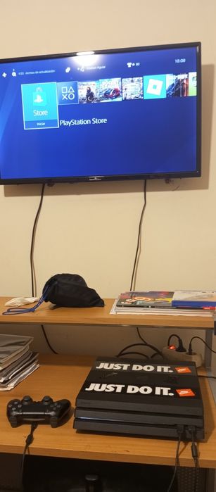 PS4 PRO  1T -2comandos-1jogo