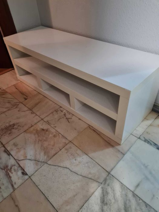 Móvel televisão branco