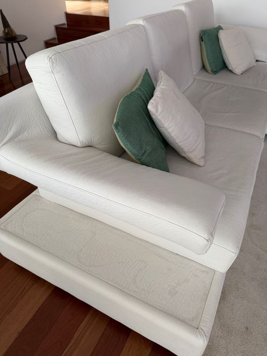Sofá de 3 lugares com chaise longe