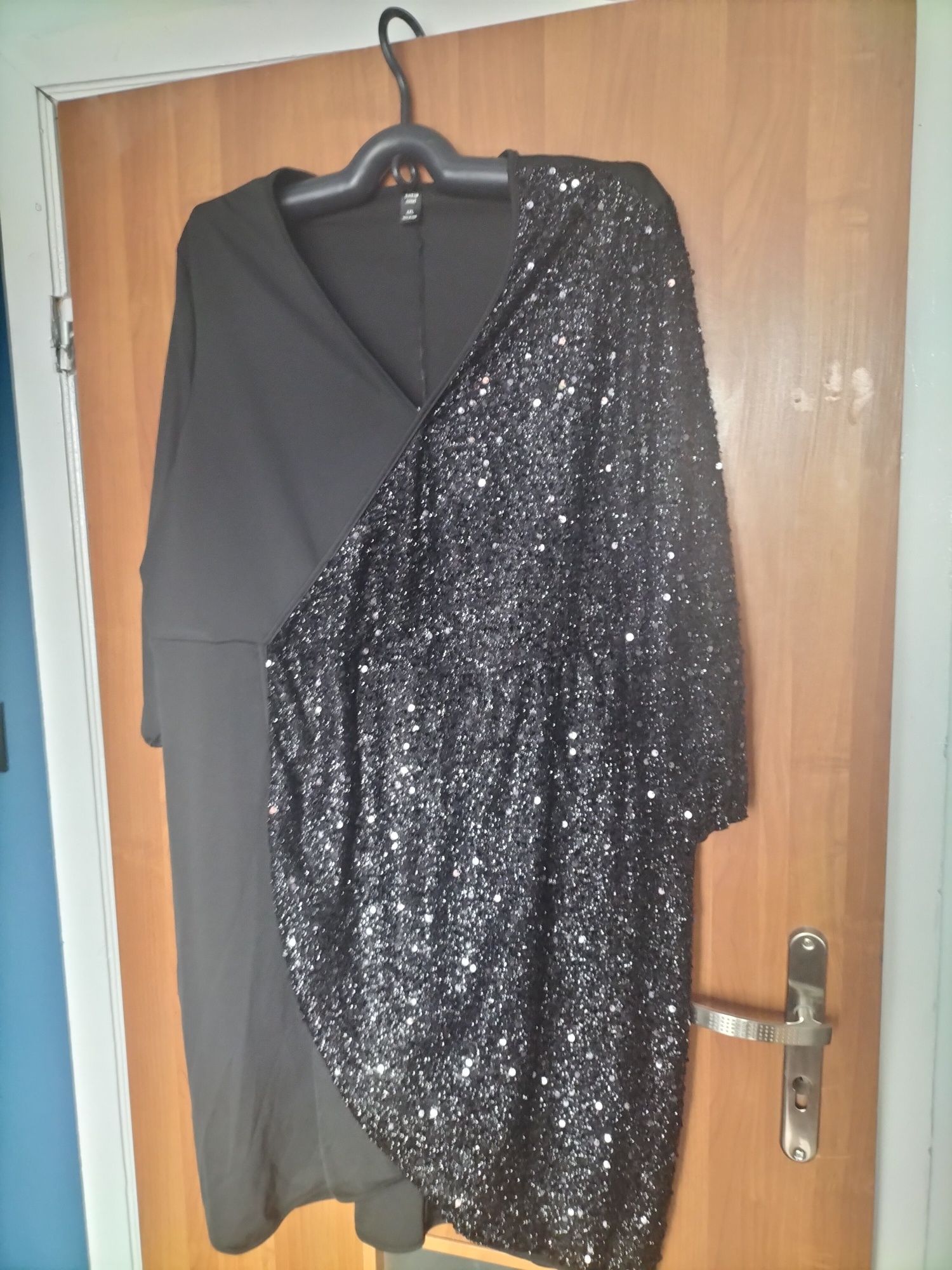Sukienka cekinowa 4xl
