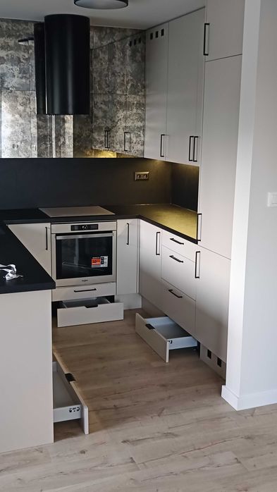 Meble na wymiar Stolarz Kuchnia Szafa Garderoba
