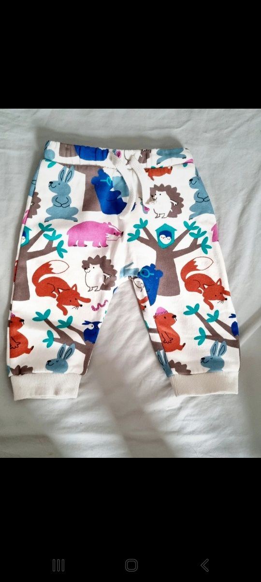 kolorowe spodnie dresowe leśne zwierzęta Marks & Spencer 68
