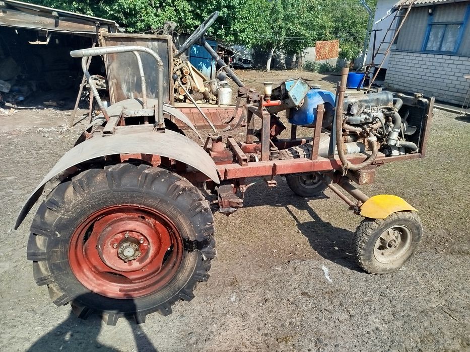 Саморобний трактор (недороблений)
