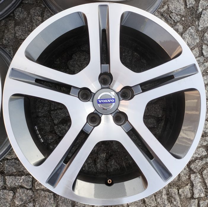 Felgi Aluminiowe Volvo S60 S80 XC70 V70 7,5x17 ET49 5x108