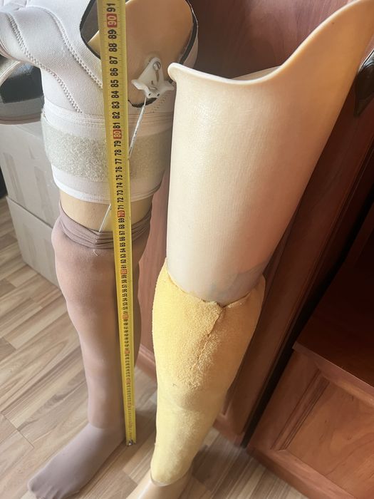 Протез лівої ноги