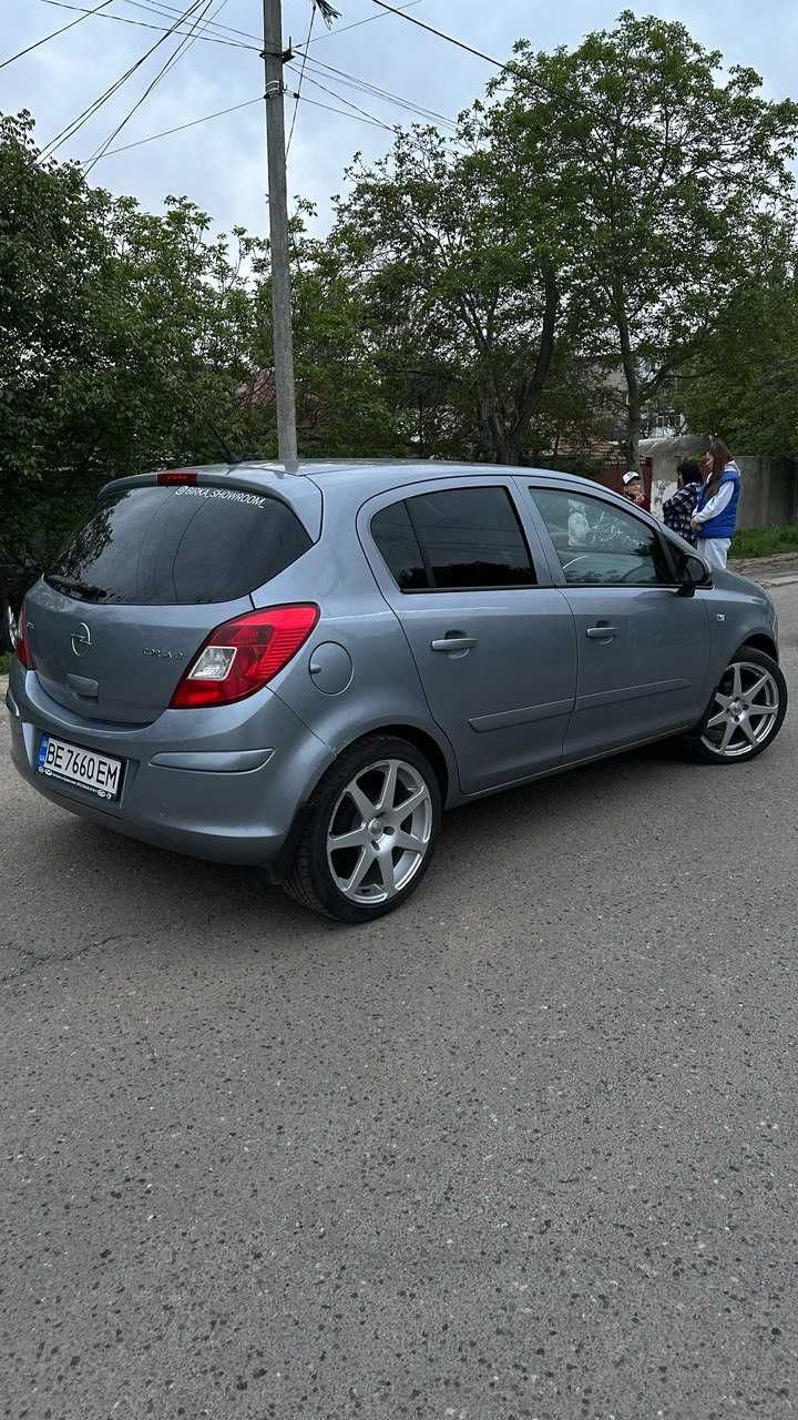 Продам автомобиль OPEL Corsa D