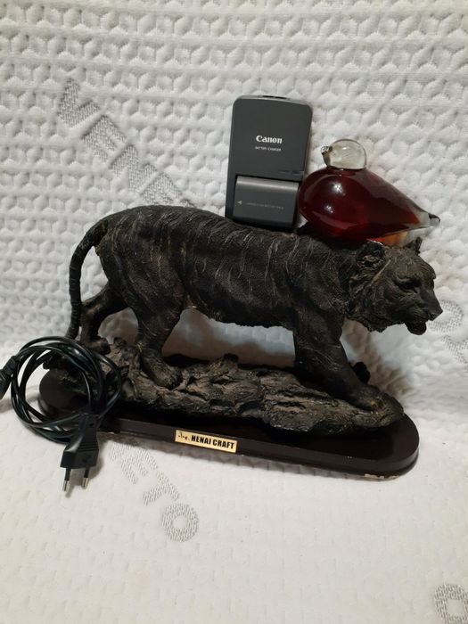 Продається зарядний пристрій від фото-камери Canon-350D(ORIGINAL)