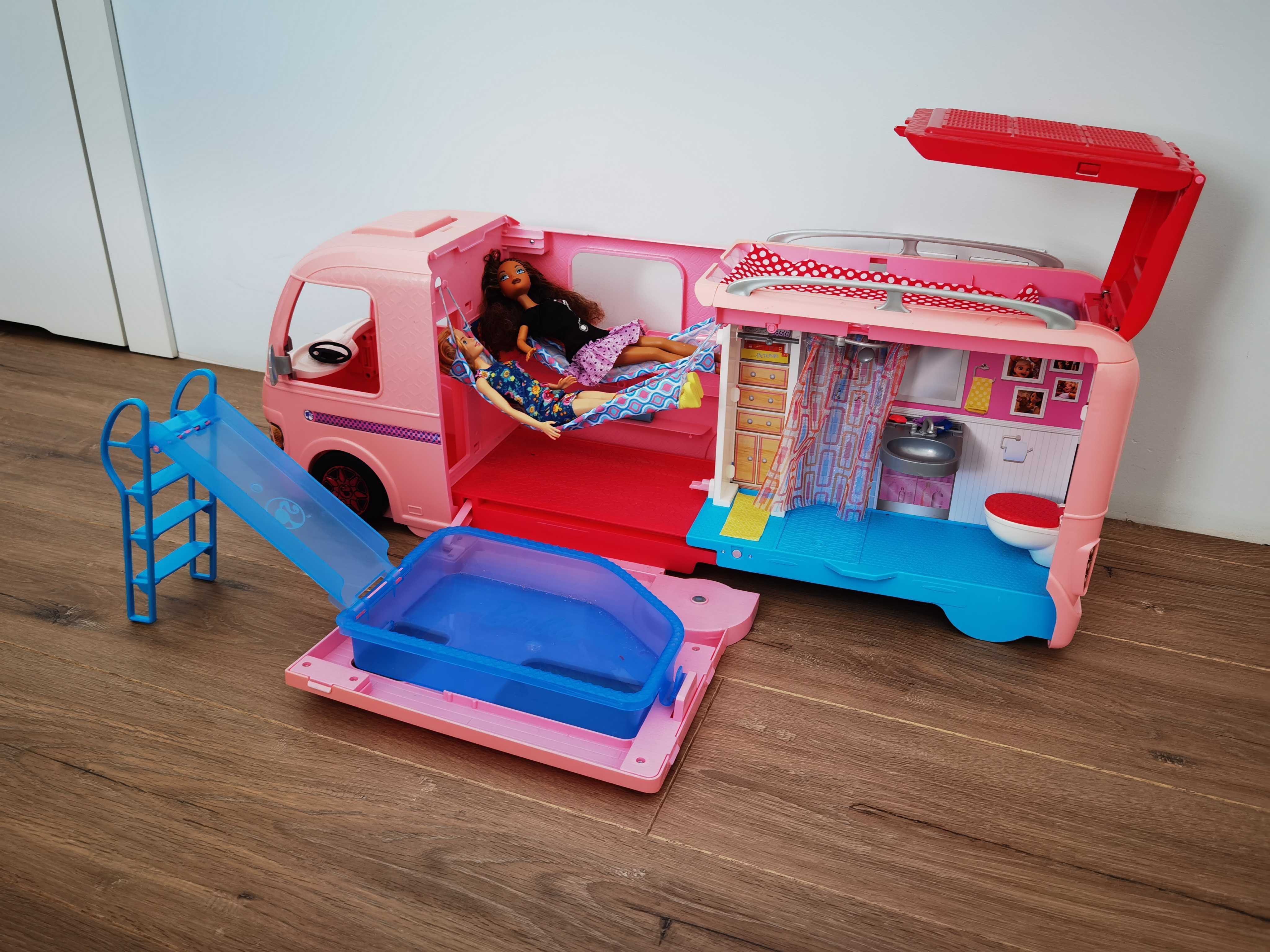 Kamper Barbie z akcesoriami