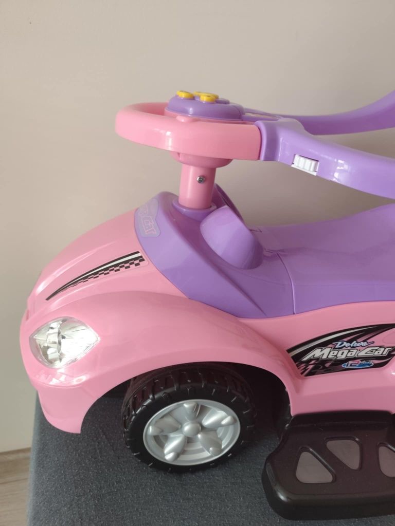Jeździk auto dla dziewczynki