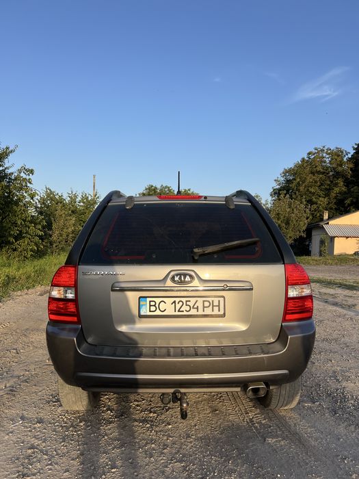 Продам хороше сімейне авто ,обслуговувалось вчасно торг присутьній …..