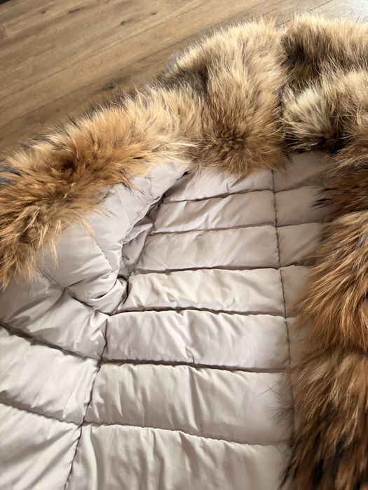 Stylowa kurtka zimowa z futrem Stan idealny