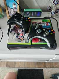 Xbox 360 120 gb (2 джойстика)