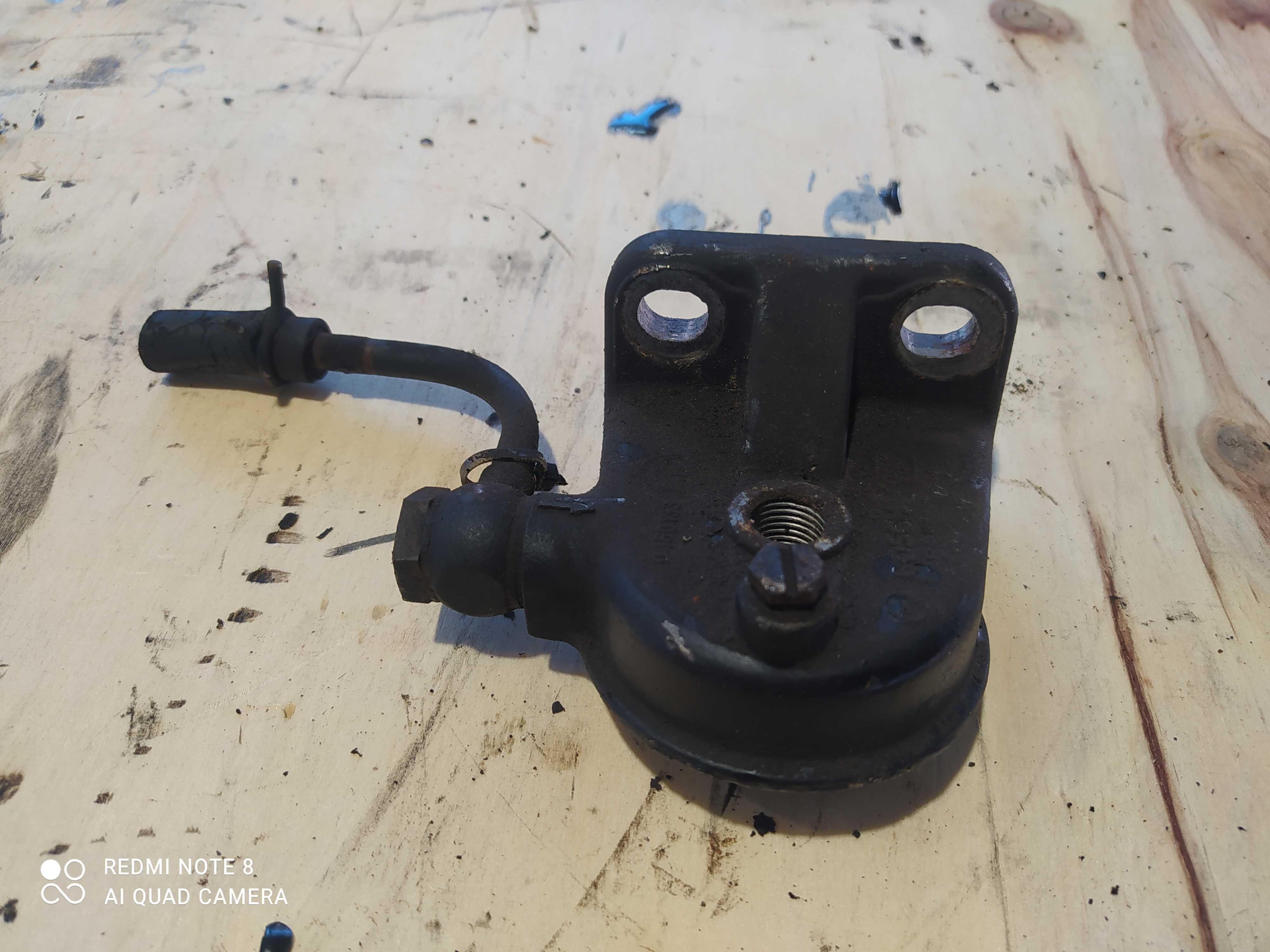 MAN 8.150 G90 D0826 Fendt podstawa filtra paliwa