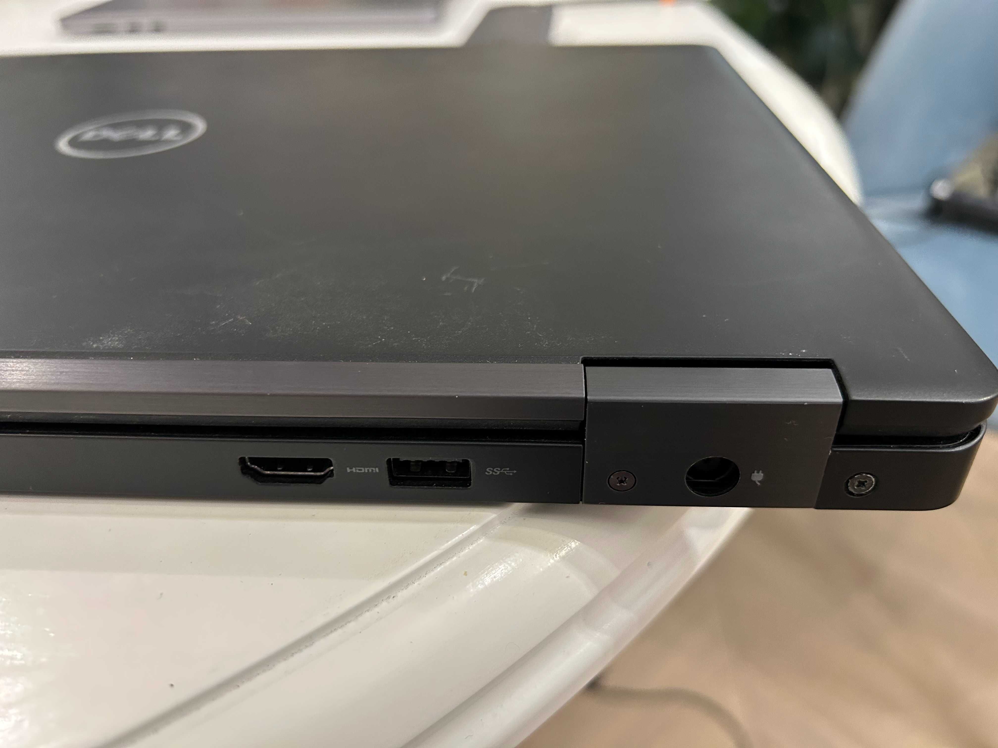 Laptop Dell Latitude 5580 | Intel Core i5-7200U | 8GB RAM | brak SSD